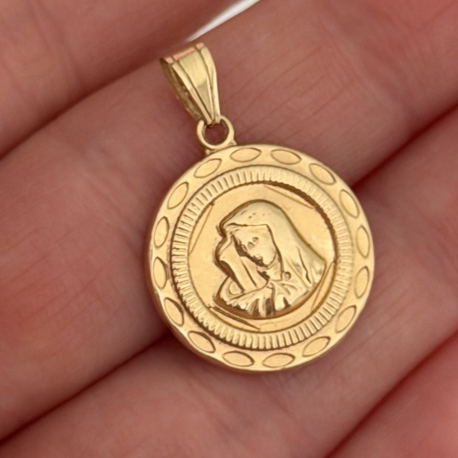 18K Yellow Gold Madonna Mother Mary Religious Medal Charm Pendant Vtg Reversible