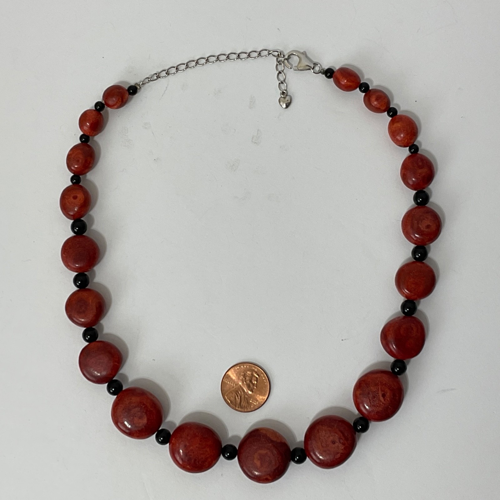 Desert Rose Trading Red Sponge Coral Black Onyx Graduating Bead Necklace 16-19”