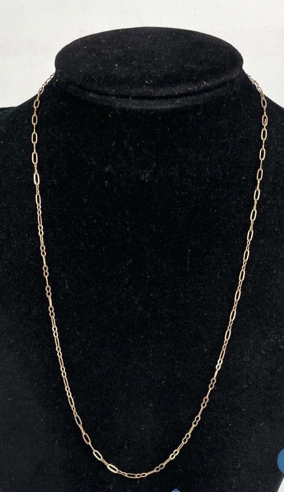 14k Yellow Gold 17.5 inch Chain Necklace with unique oval and hourglass links