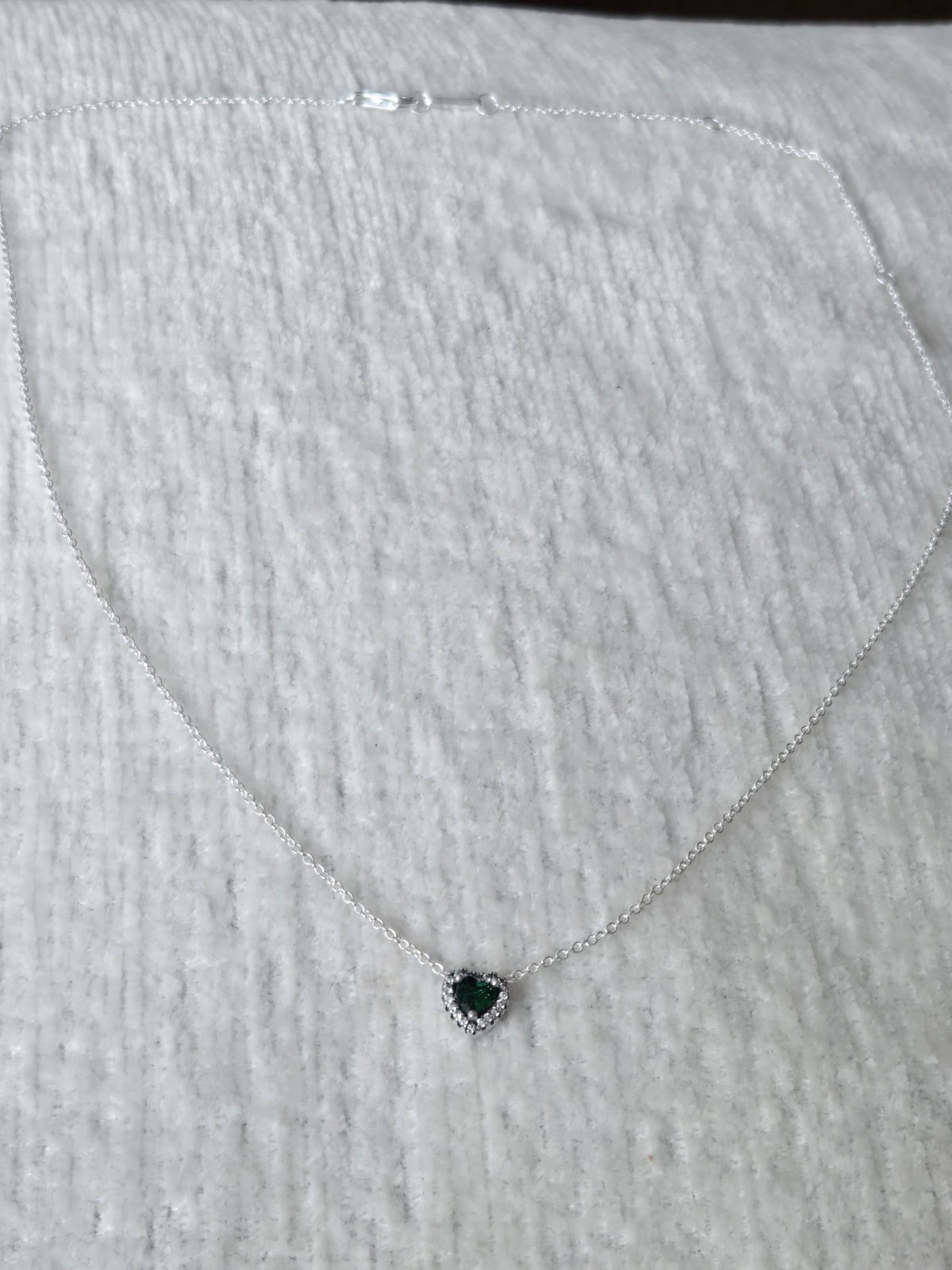 Sterling Silver 22 Inch Adjustable Green Heart Necklace. Brand New. UK Seller