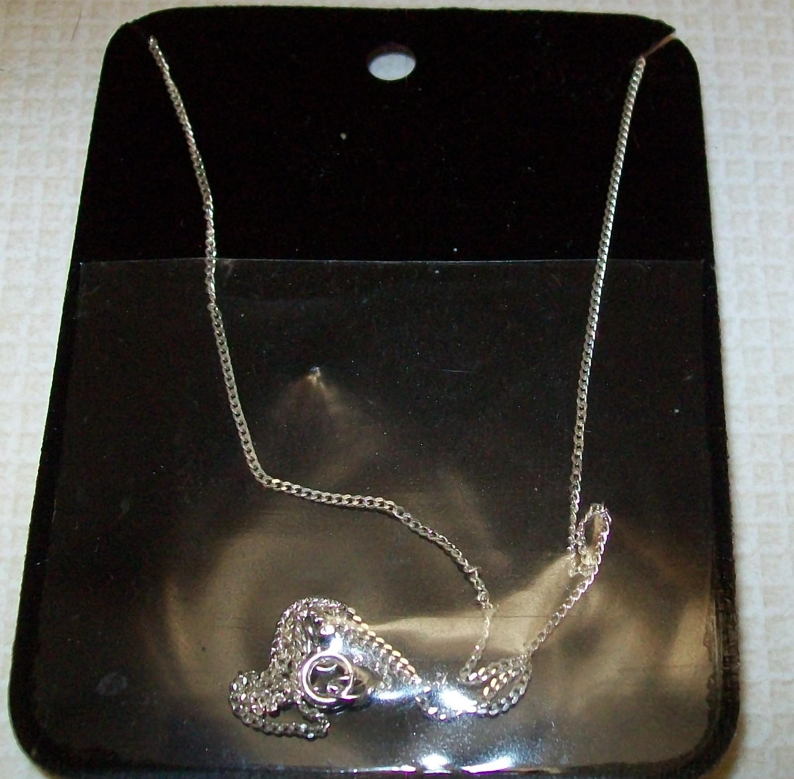 Vtg Sterling Silver Marked 925 Flower Pendant with Red Center Stone on 18″ Chain