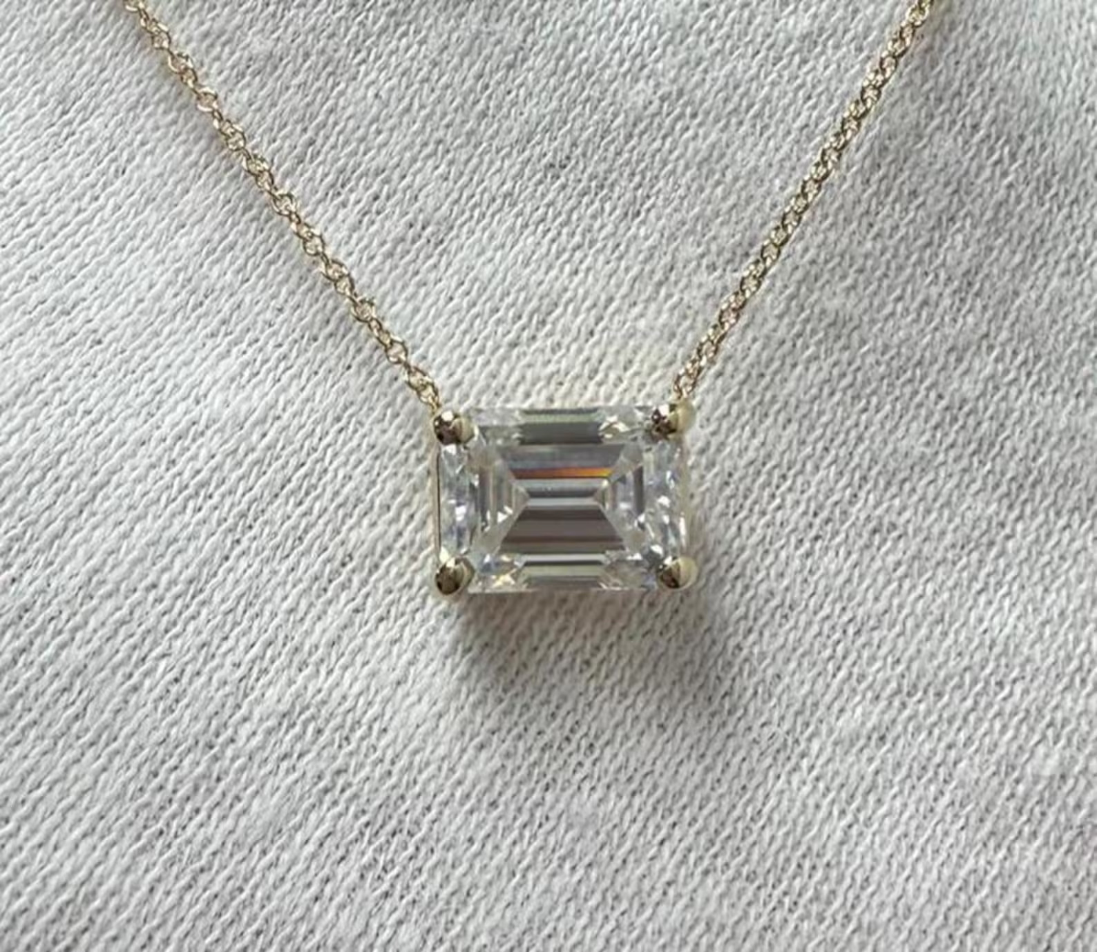 IGI Emerald-Cut 4.00Ct E/VS1 Lab Grown Diamond Necklace& Pendant 14k Yellow Gold