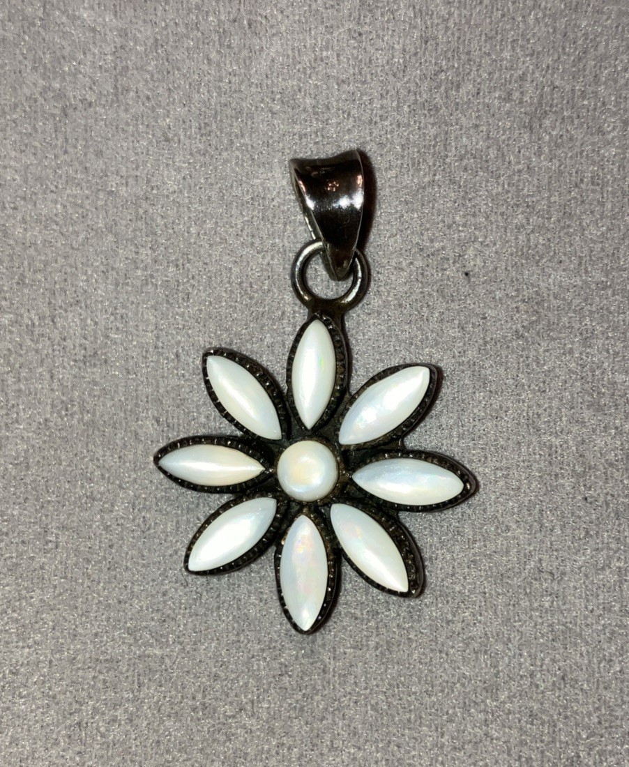 Mother of Pearl Sterling Silver 925 Flower Daisy Pendant 0.75”