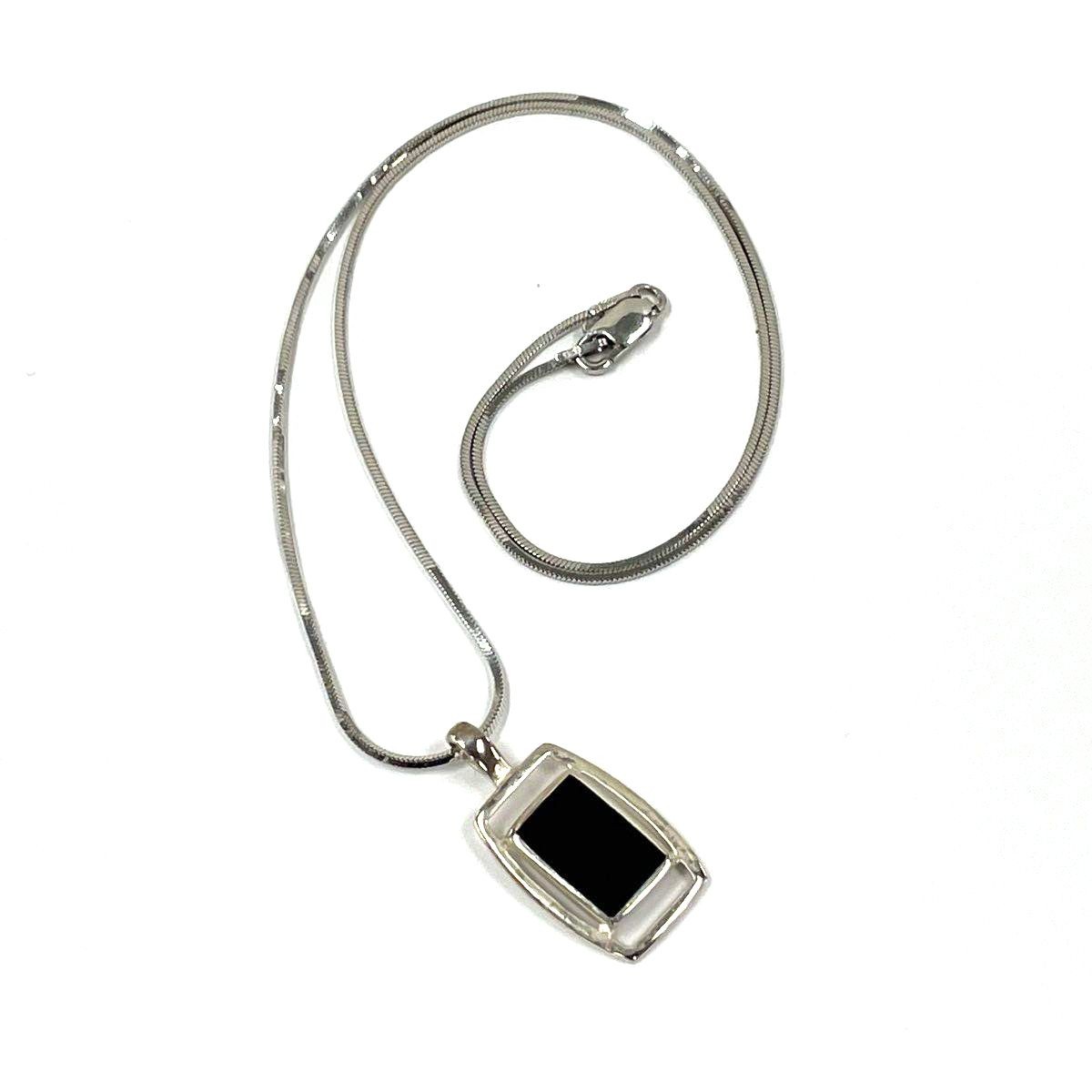 16.25″ Sterling Silver Onyx Inlay Pendant Necklace, 5.07g