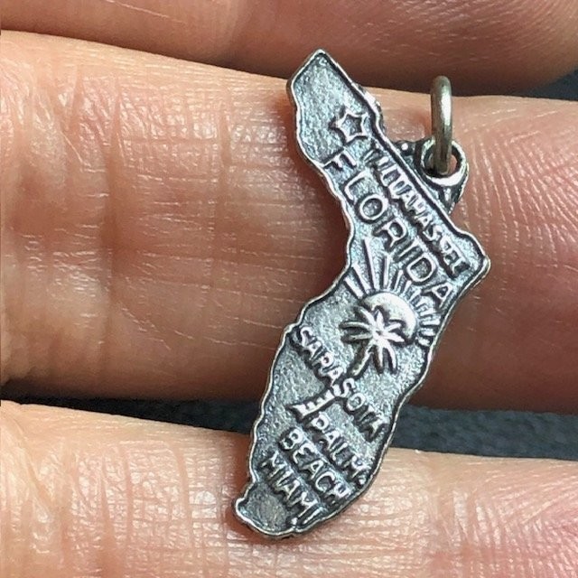 B4448 Sterling Silver Florida State Map Pendant Charm Vintage Travel Souvenir 1″