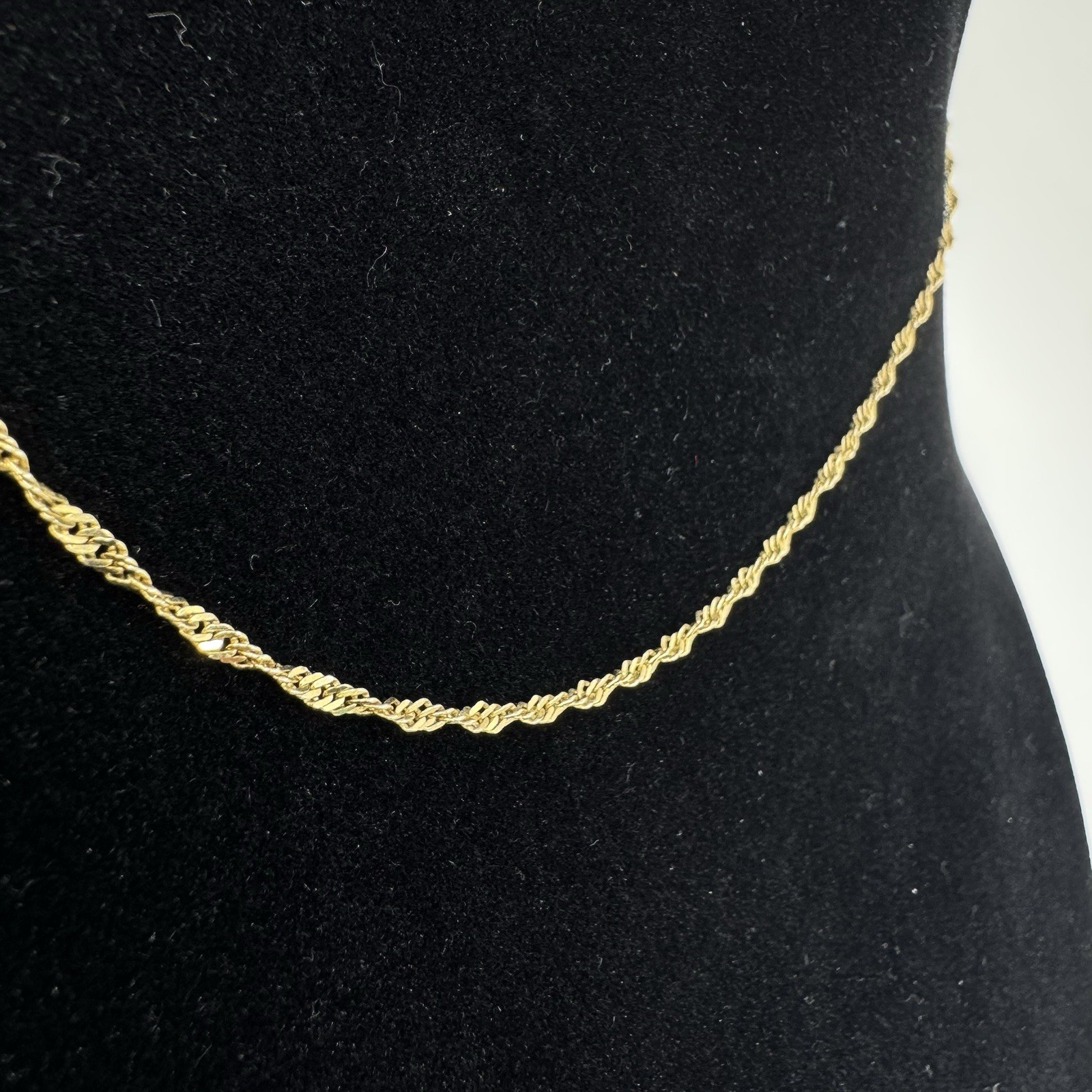 14K Yellow Gold Twisted Singapore Chain Necklace 17.5” 3.45G