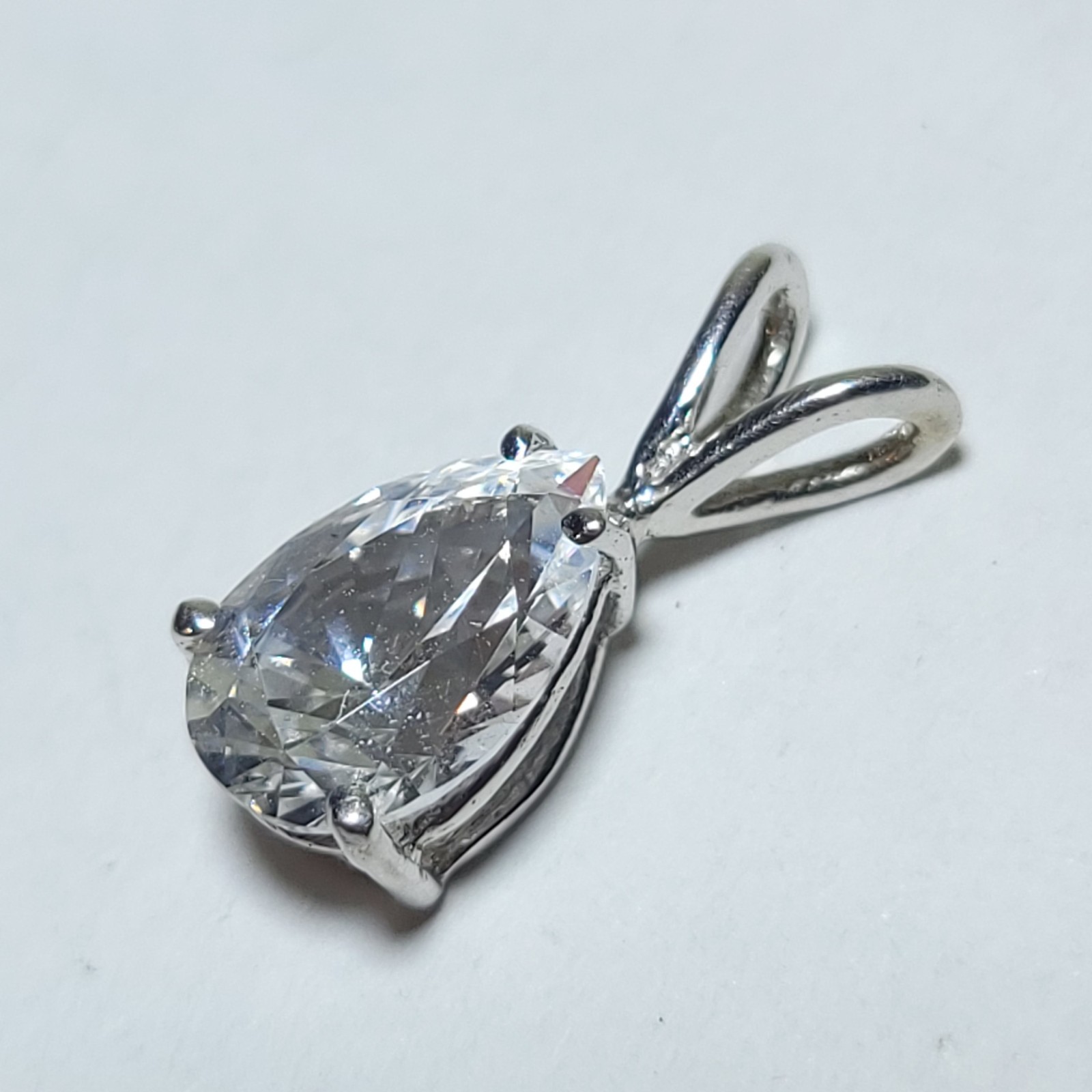 12k White Gold Pendant Clear Stone Small Charm 1.5cm Long 12 Karat 1.0g Total