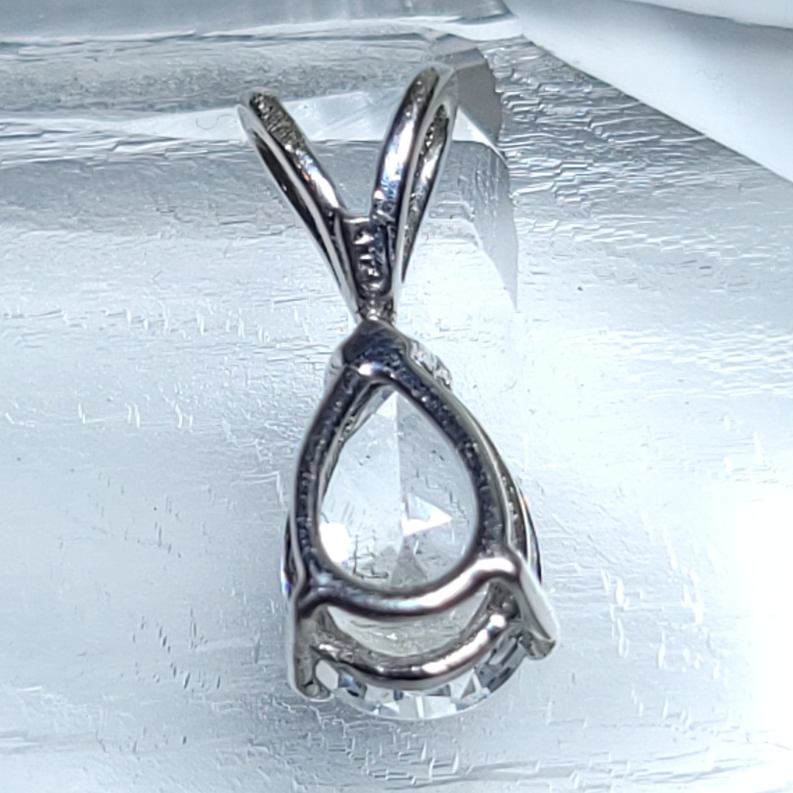 12k White Gold Pendant Clear Stone Small Charm 1.5cm Long 12 Karat 1.0g Total