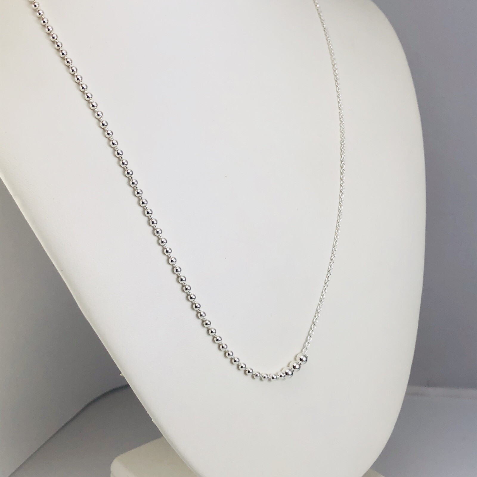 Tiffany & Co Mixed Bead Chain 28″ to 32″ in Sterling Silver Adjustable Necklace