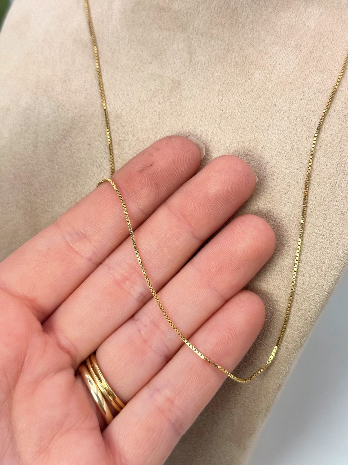 18ct Yellow Gold Box Chain – 19″, 0.9mm, 2.3g, Very Good Condition