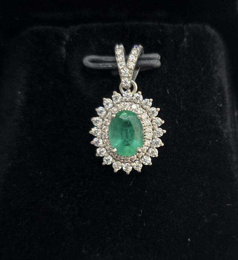 6.50Ct Oval cut Natural Emerald & Diamond 14K White Gold Luxurious Pendant