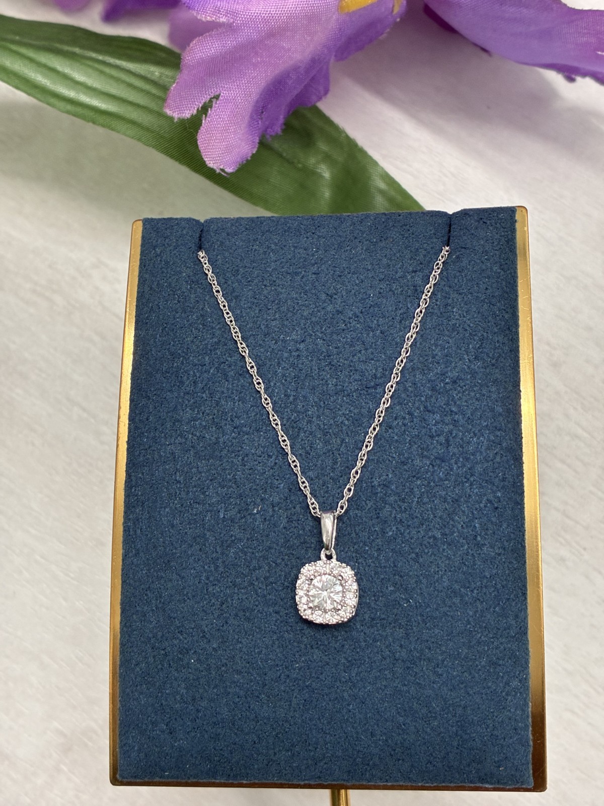 925 silver with 0.69 cttw lab created a white sapphire pendant -18″ LGP6988