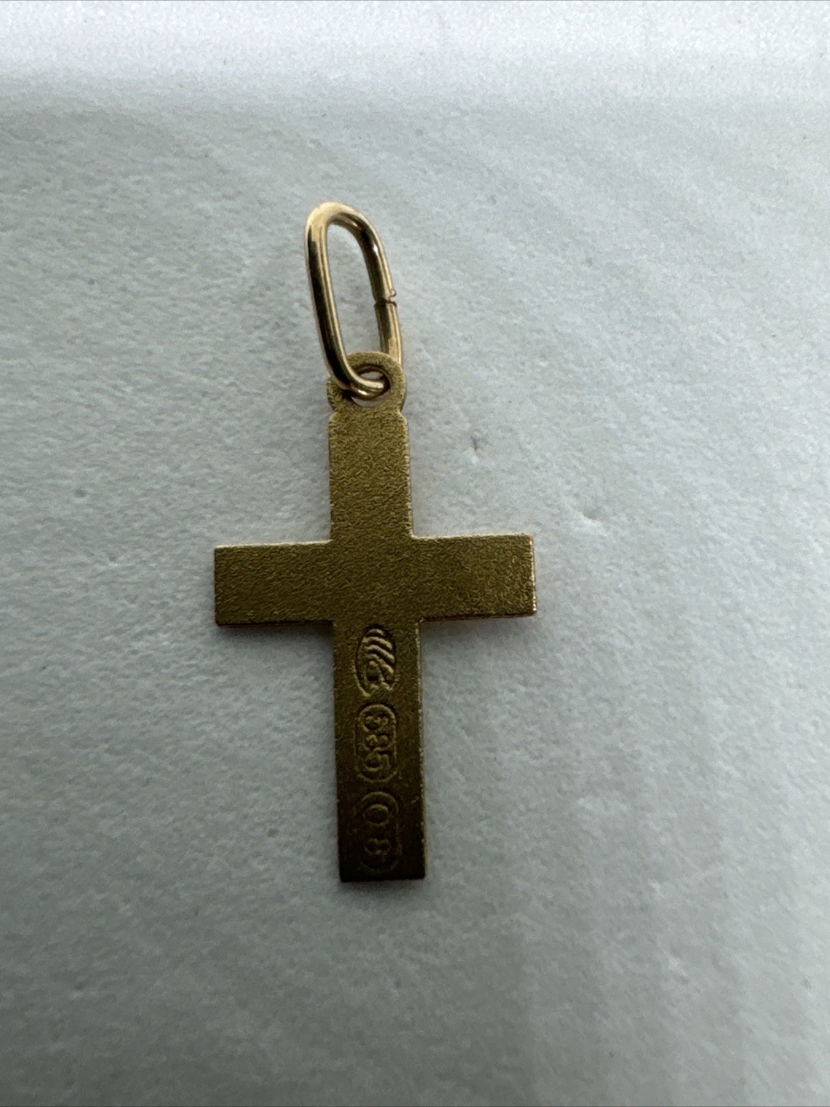 BEAUTIFUL 14k YELLOW GOLD DESIGNED CROSS PENDANT CHARM 14kt 585 CHRISTIAN 0.17g