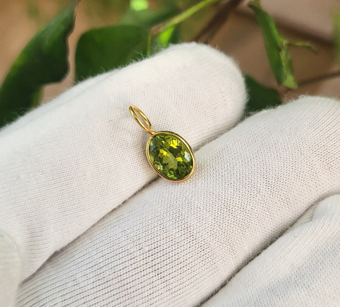 14k Solid Gold Peridot Necklace, September Birthstone Charm Pendant For Nacklace