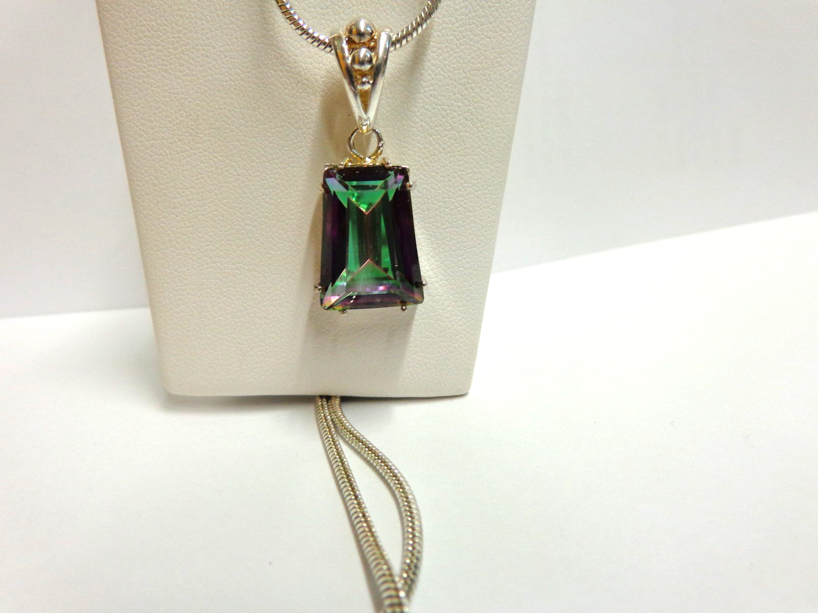 sterling silver mystic topaz necklace sz 21 in lg w/1.25 in pend/wgt 16 gr tcw 6