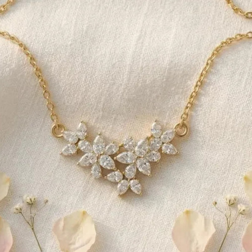 1.50Ct Pear-Cut EF/VS1 Lab Grown Diamond Flower Necklace Pendant 14K Yellow Gold