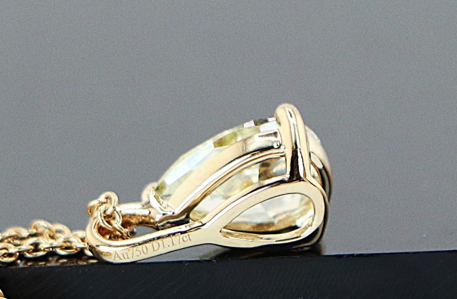 $11500 18k Yellow Gold GIA 1.17 Fancy Light Yellow Pear Diamond Pendant Necklace