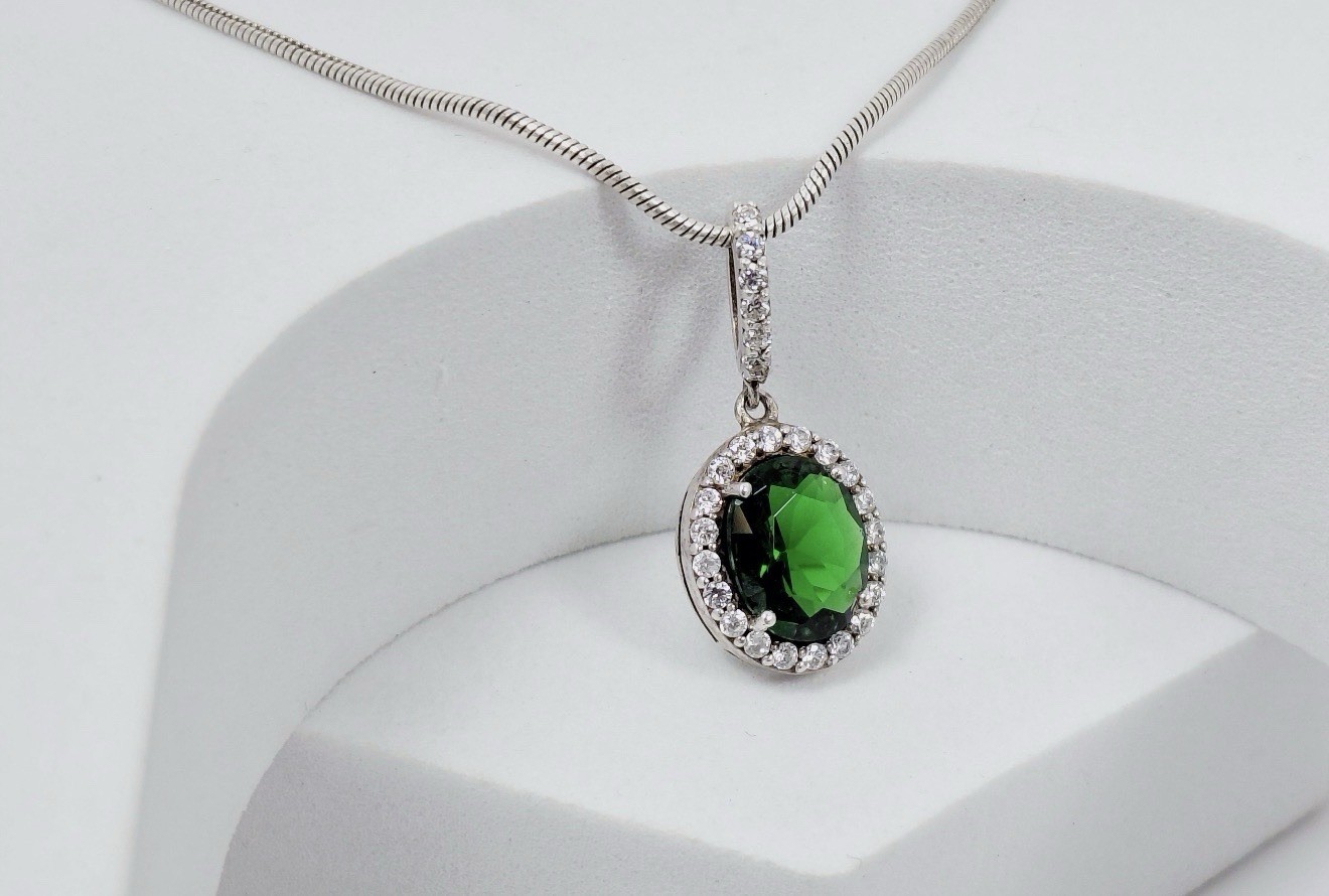 19” 925 Silver Green and clear cz oval pendant necklace