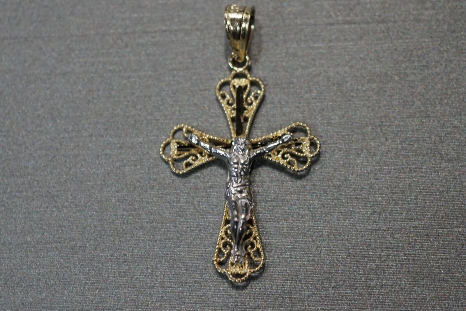14K Solid Yellow Gold 1.15″ Two Tone Filigree Cross Crucifix Charm Pendant.