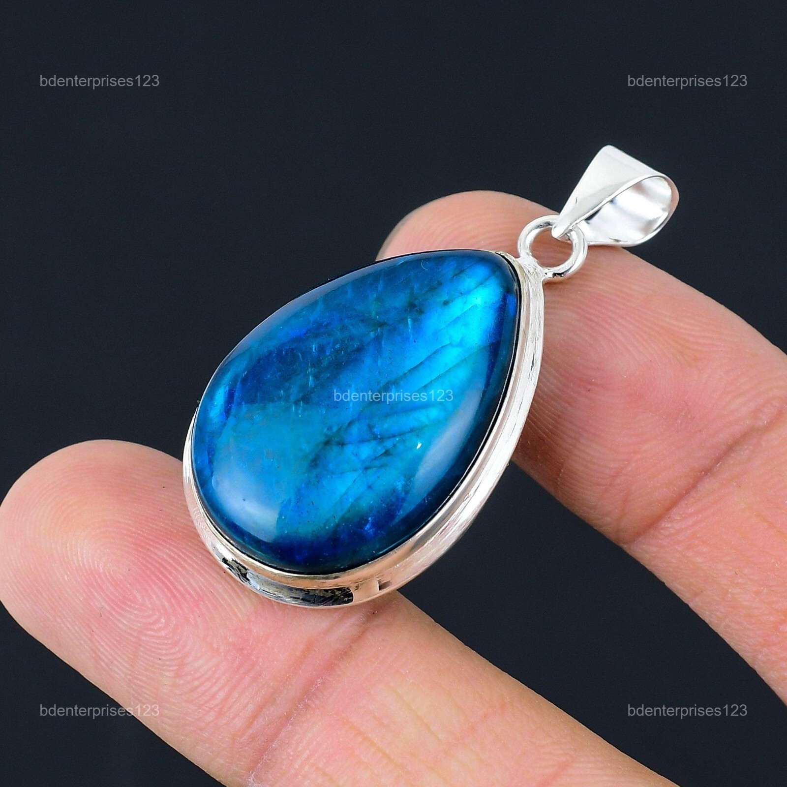 Neon Flash Labradorite Stone Wedding Art Deco Trendy Ethnic Pendant 925 Silver