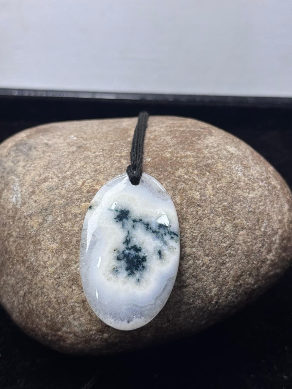 Natural Oval Dendrite Agate Pendant Necklace Handmade Thread Pendant For Gift