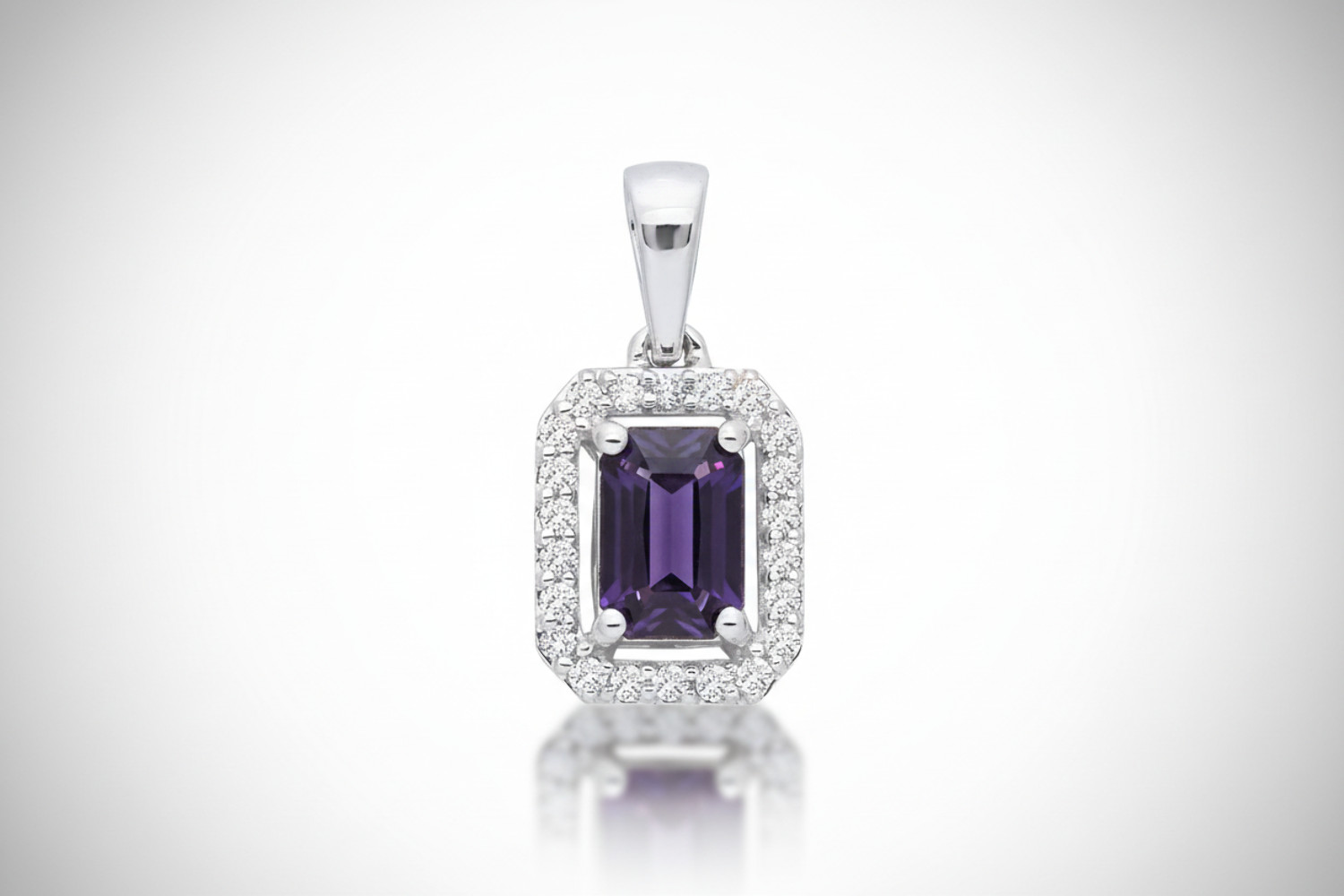 18ct White Gold 0.11ctw Diamond & 0.65ctw Sapphire Pendant