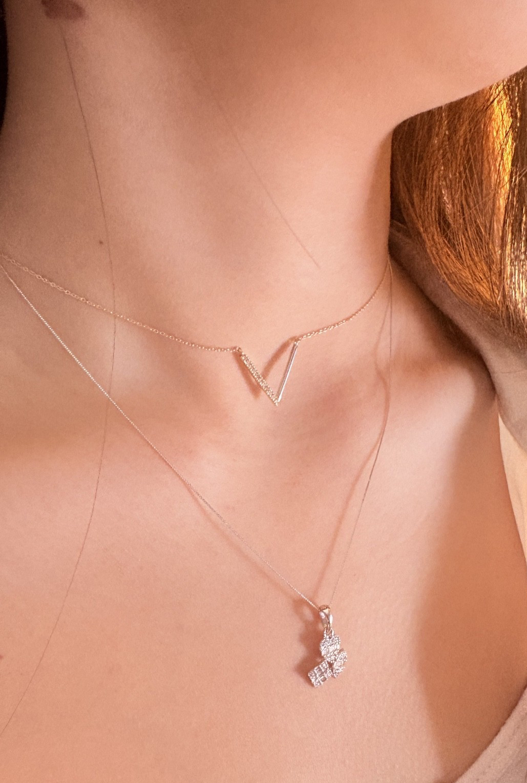 18K Solid Gold V Shape Diamond Necklace Women 0.08ct VS Natural Gift