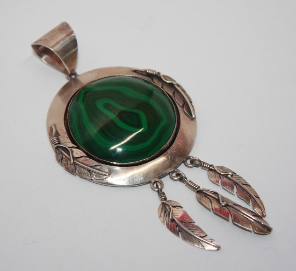 Vtg. Native American Sterling Large Malachite Feather Fringe Pendant [115GRA]