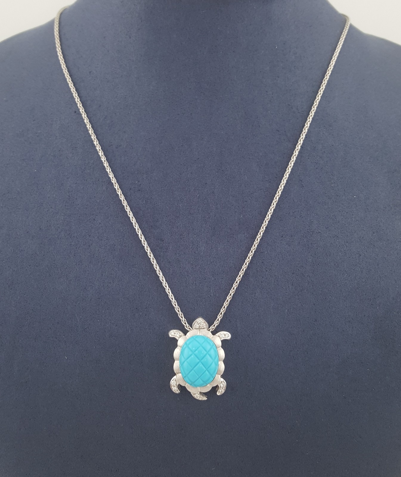 Sea Turtle Diamond Pendant Necklace 0.13 ct 18K White Gold 9.8 Grams Italy