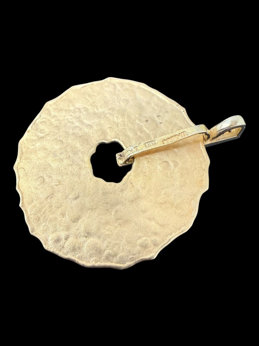14K Two-Tone Gold Diamond Hammered Circle Pendant .14 CTW Weight 4.2 (MP1048911)