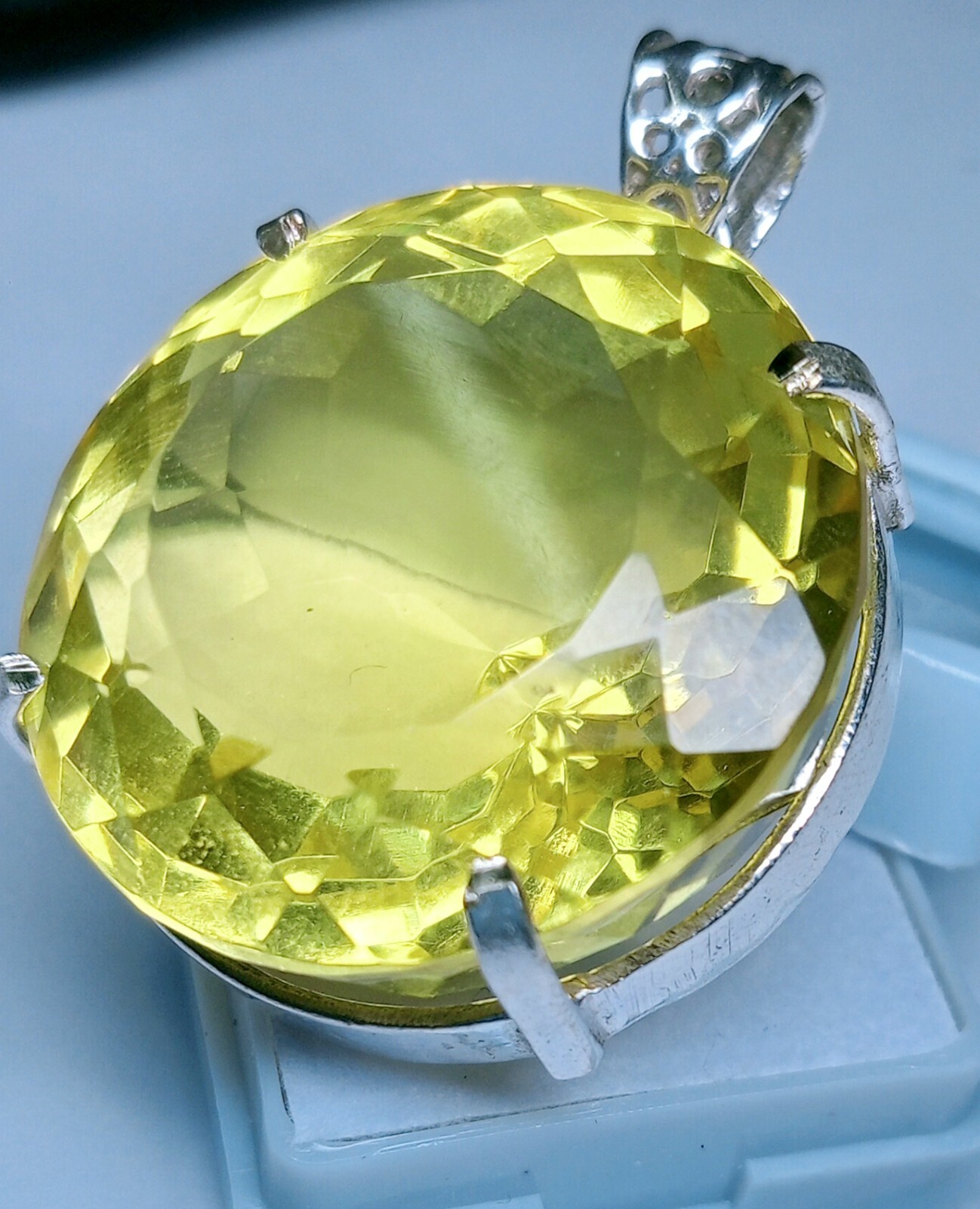 Yellow Topaz Round Cut 138.75 Ct Natural Pendant Loose Gemstone EGL Certified