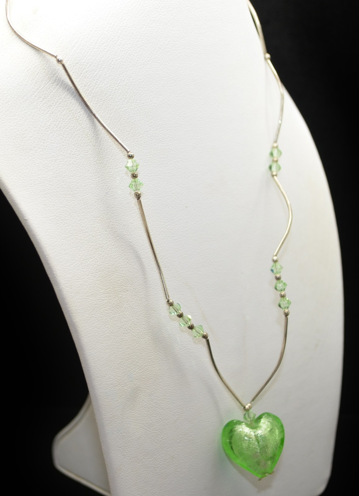 Sterling Silver Beads w/ Green Plastic Bead Details Necklace 17.0″ #FMG147