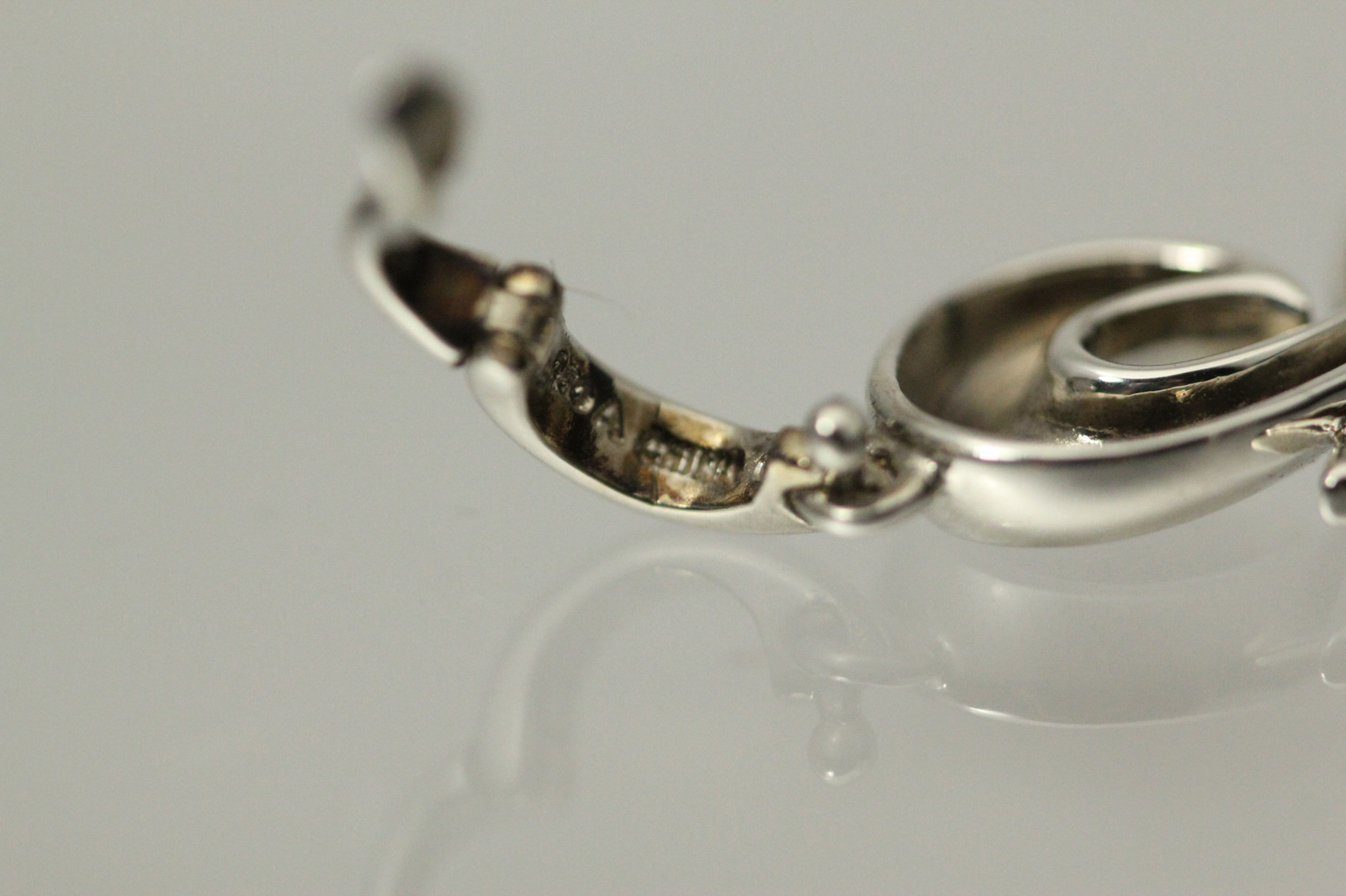 925 Sterling Silver Fancy Letter “G” Pendant Enhancer Bail 3.4 Grams (PEN9399)