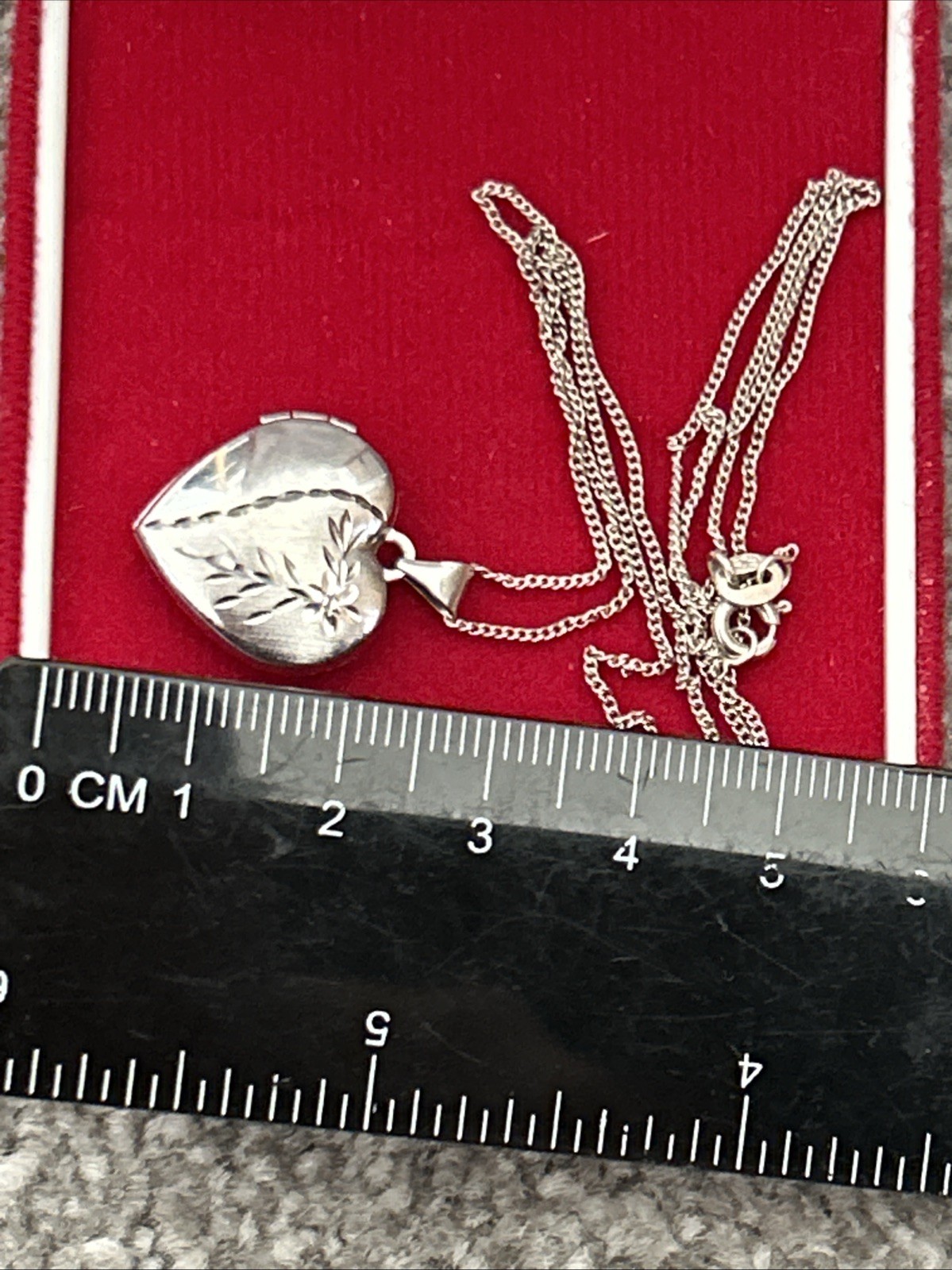 925 Silver Heart Locket Pendant & 46cm Chain/