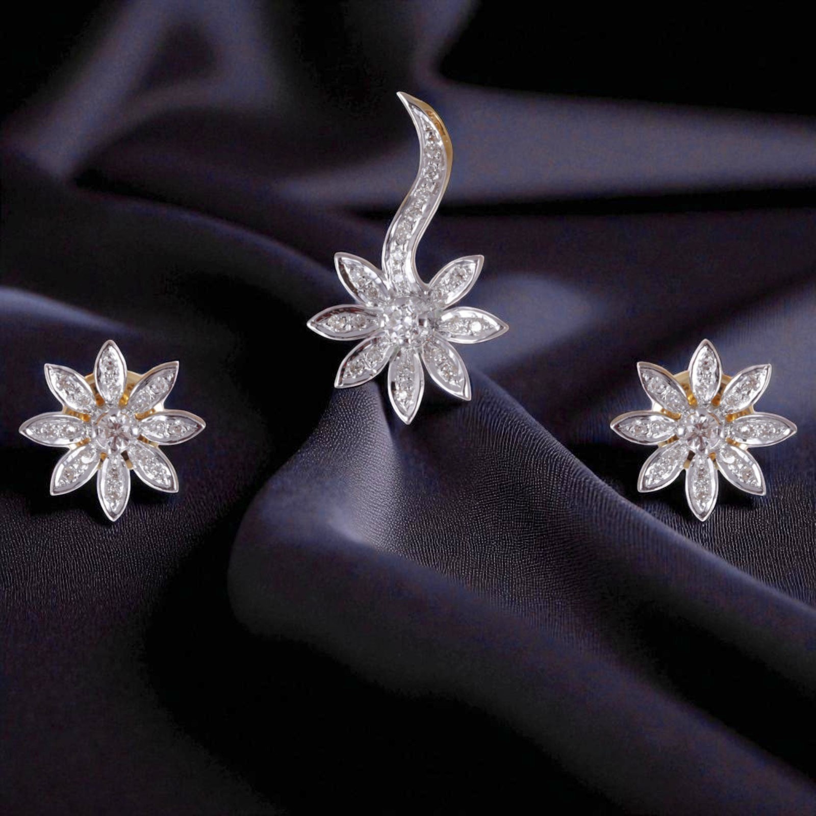 Stunning 0.95 TCW Natural F/VS1 Diamonds Fleur Pendant Earrings Set In 14K Gold
