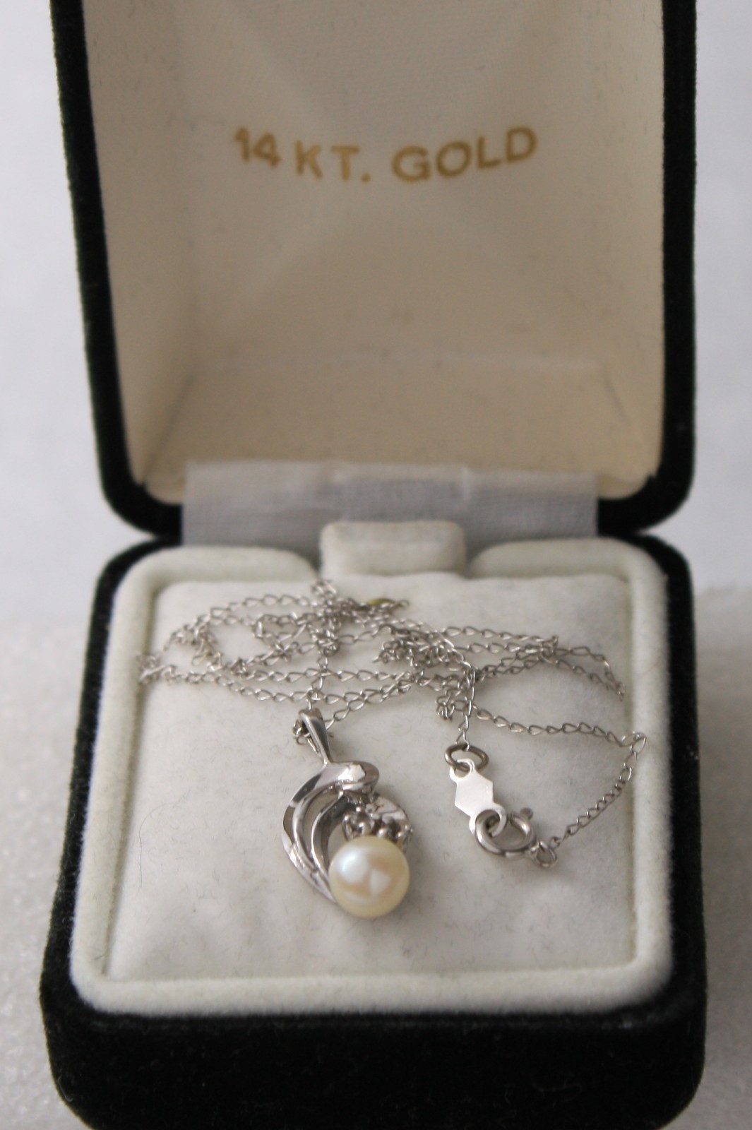14K Solid White Gold Genuine Pearl, Diamonds Pendant & Chain Necklace 16″ in Box