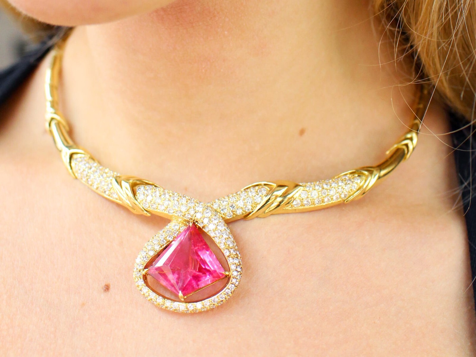 15.65 Ct Pink Tourmaline and 6.90 Ct Diamond 18k Yellow Gold Necklace Vintage