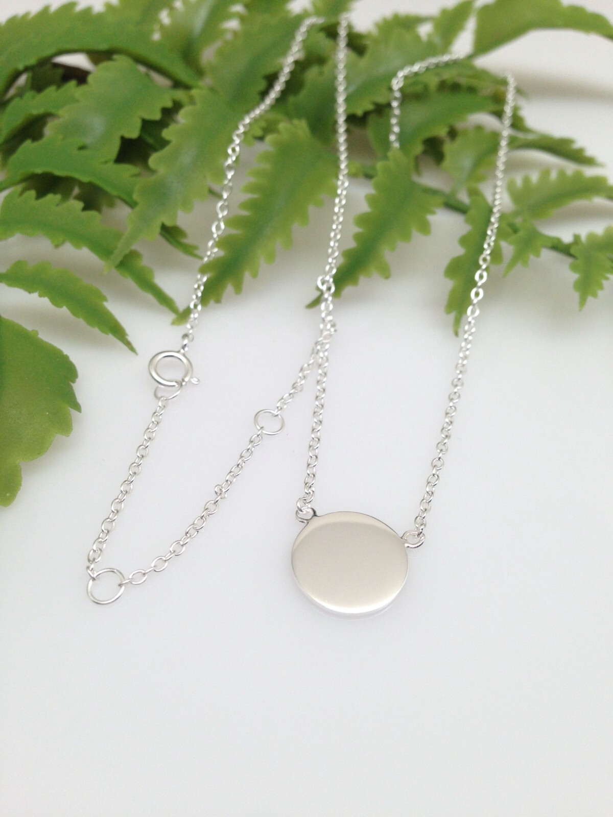 925 Sterling Silver Plain Disc Circle Pendant Necklace Tiny 10.8mm 17.25″ Women