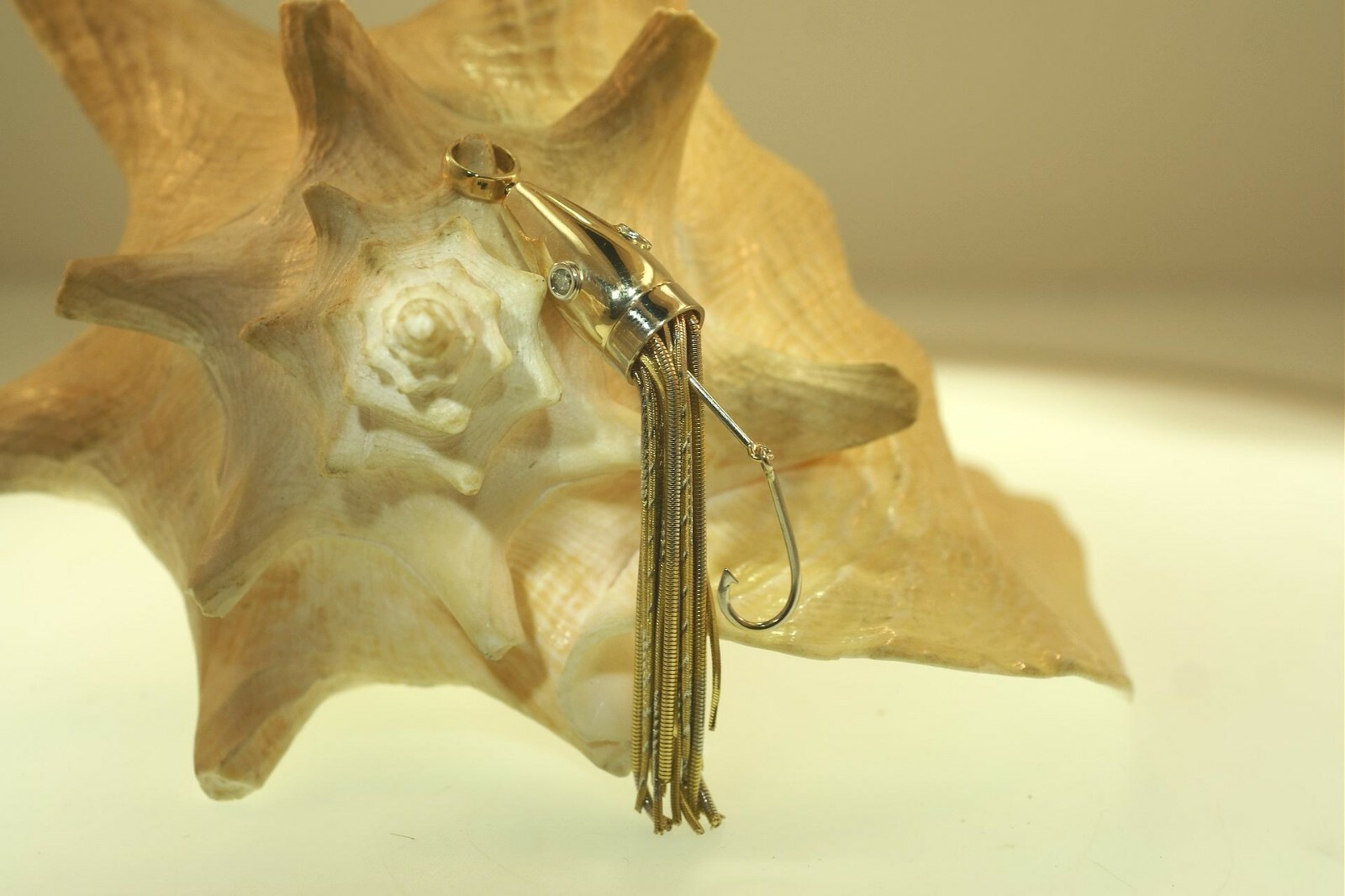HAWAIIAN HEAVY 2T 14K YELLOW GOLD 0.20CTS DIAMOND AHI TUNA TROLLING LURE PENDANT
