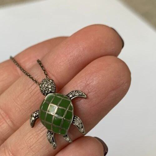 Sterling Silver 925 Necklace 1/10 CTW Diamond Green Turtle Pendant Womens