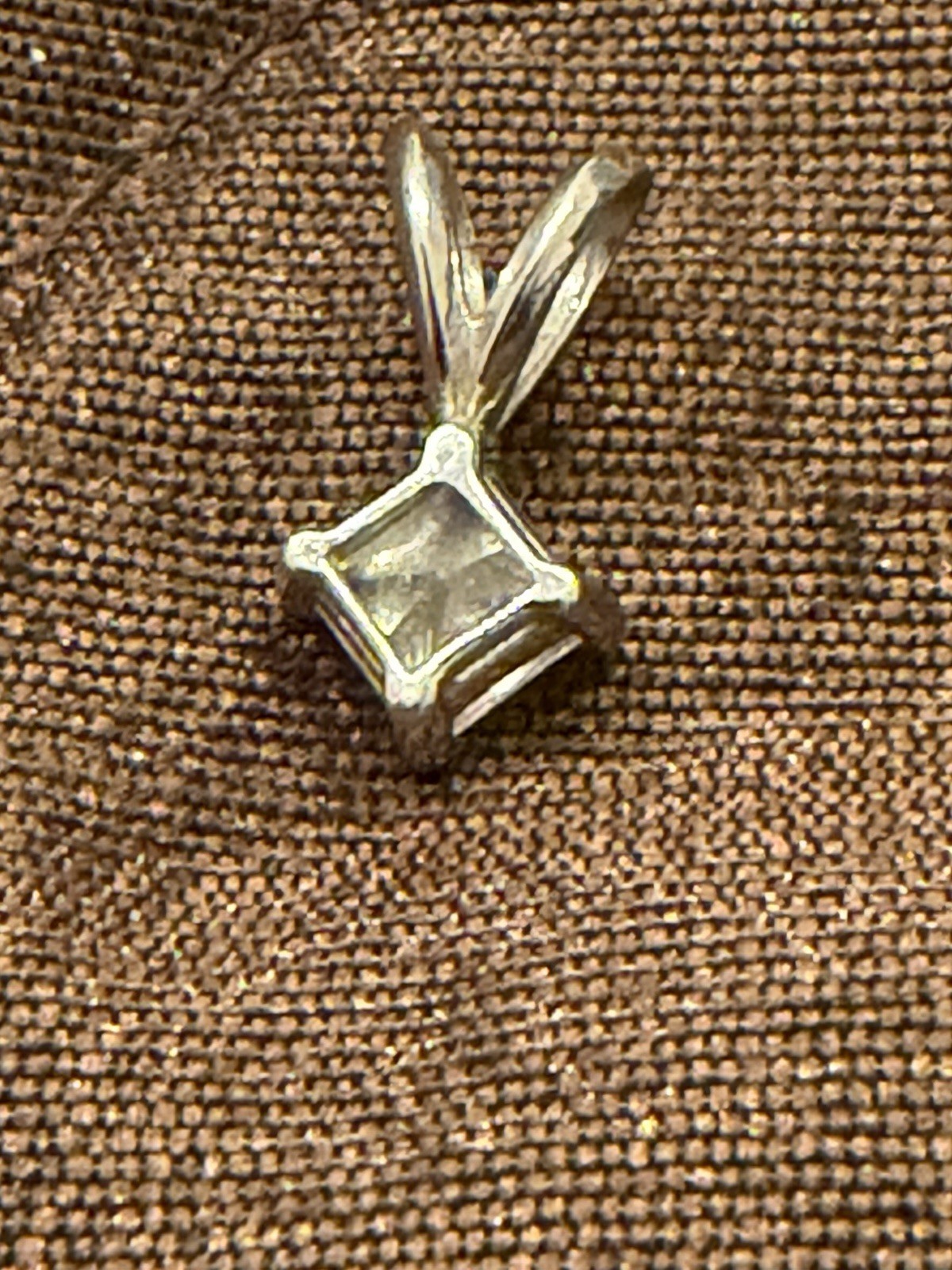 18K gold Diamond pendant Blue Nile 0.5 ct D SI1 Very Good square brilliant GIA