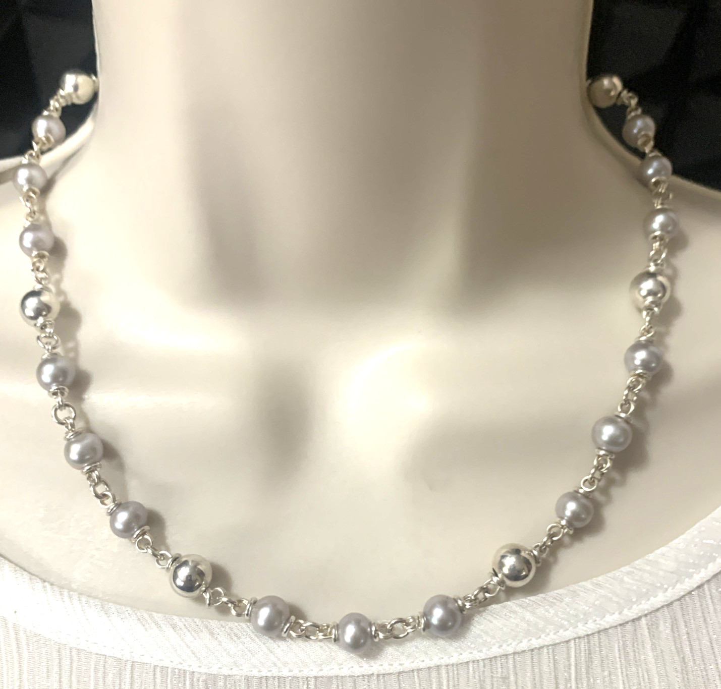 Michael Dawkins Sterling Silver and Gray Pearl Necklace 18″