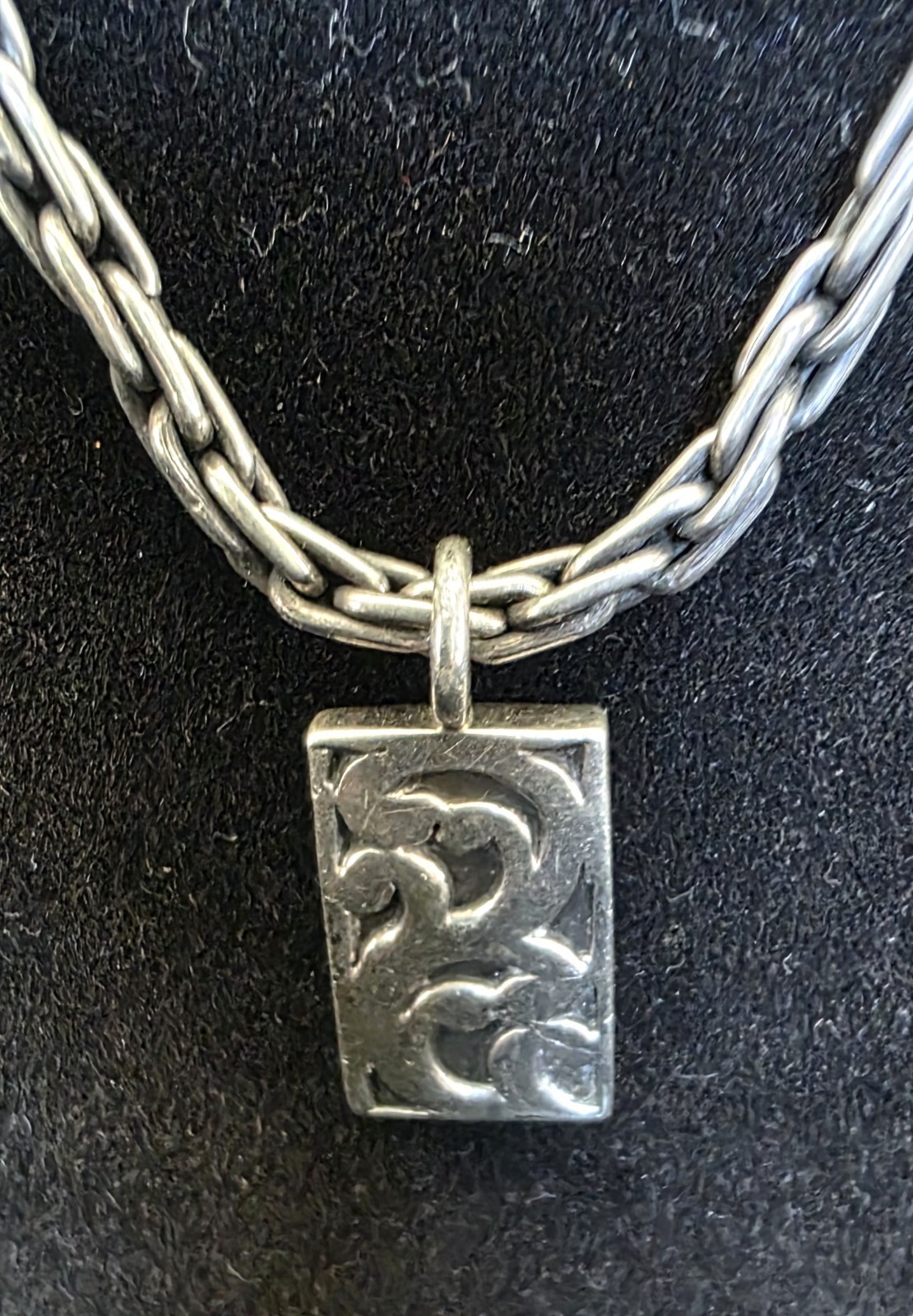 LOIS HILL STERLING SILVER SCROLLED PENDANT CHAIN TOGGLE NECKLACE 18in