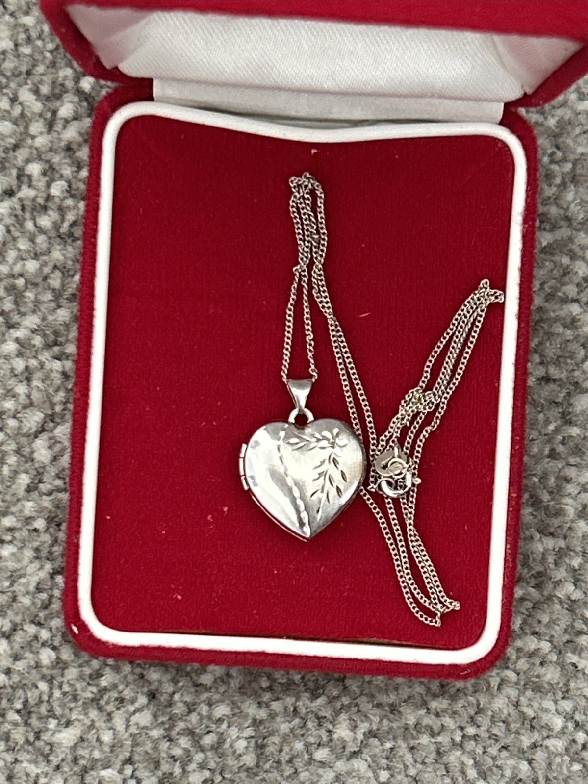 925 Silver Heart Locket Pendant & 46cm Chain/