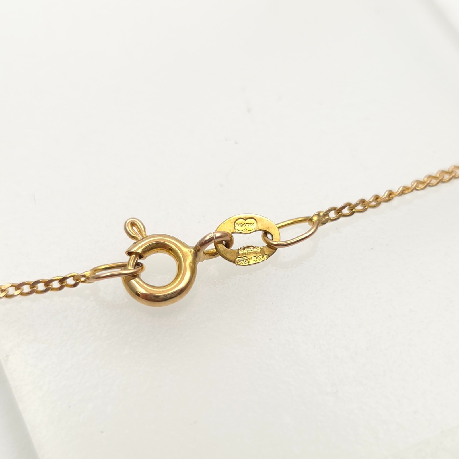 9ct Yellow Gold Vintage Lightweight Curb Chain necklace – 16 Inch / 40cm