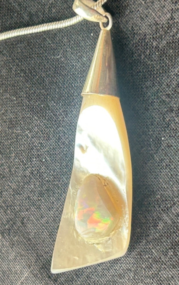 Andamooka Shell Opal