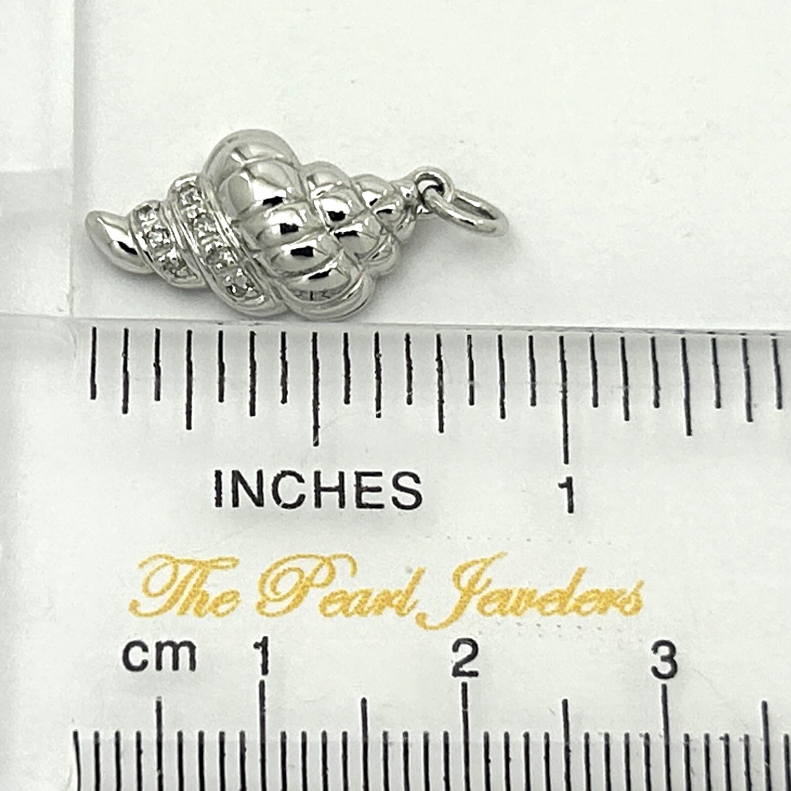 14k White Solid Gold Diamonds Beautiful & Unique Conch Pendant Necklace