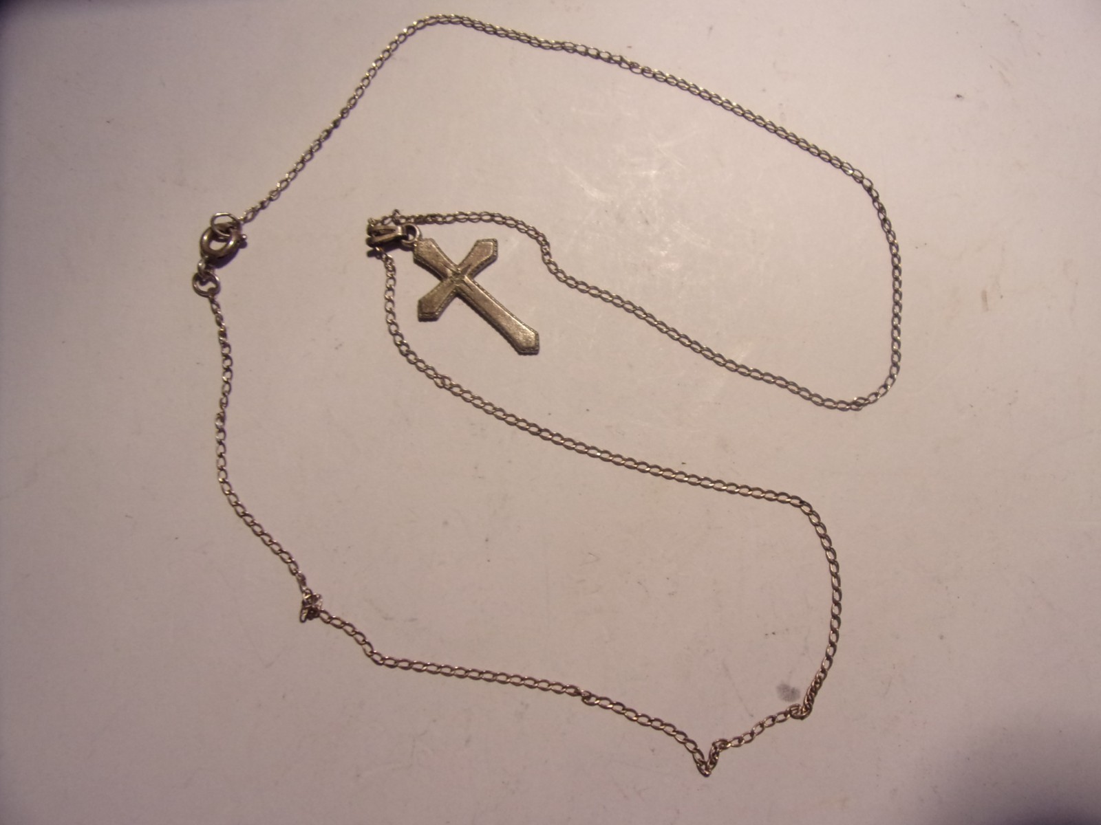 Collectible Ladies’ Sterling Silver Necklace W/Cross Pendant – Very good -$8 s/h