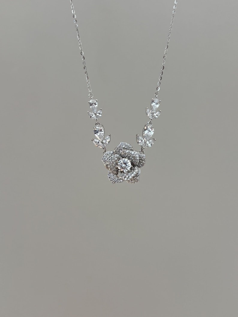 Flower Statement Necklace Round Moissanite Charm Vintage Inspired Women Necklace