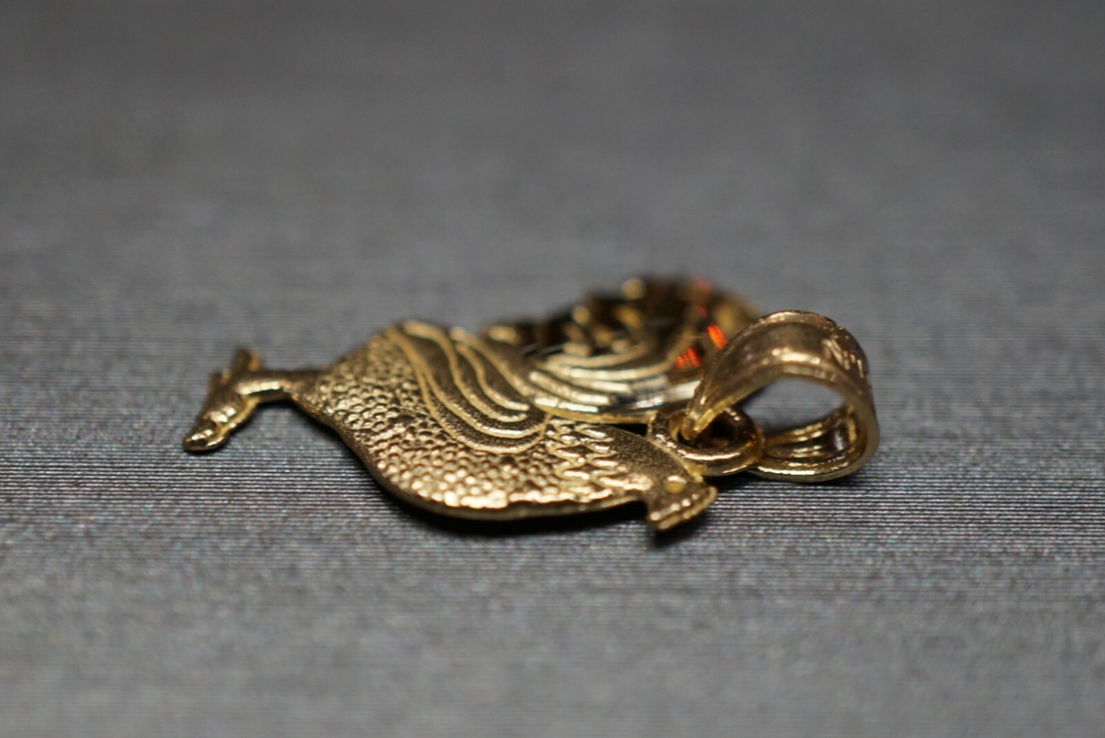 14K Solid Yellow Gold Diamond Cut 0.75″ Rooster Chicken Charm Pendant.